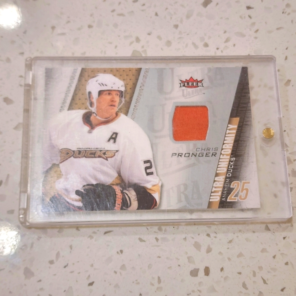 Anaheim Ducks Chris Pronger Ultra Uniformity 25 Fleer Ultra 2009 - 2010